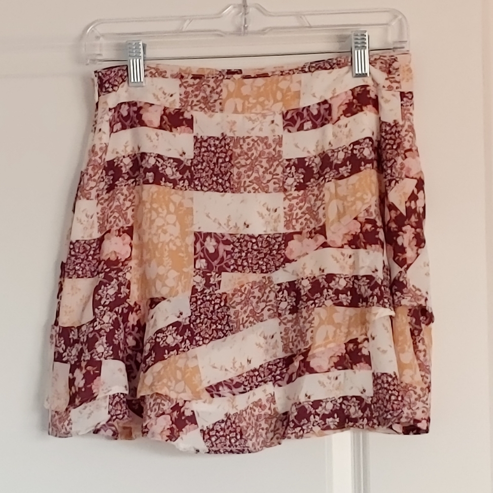 Le Lis Collection Floral Mini Skirt - Picture 2 of 5